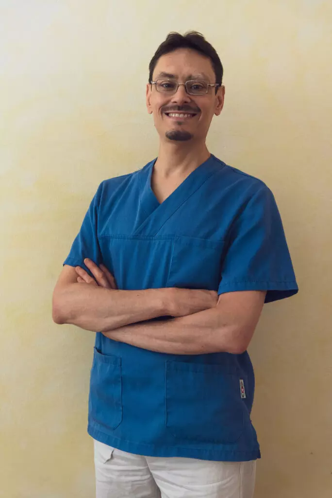 Il dottor Stefano Borzone, osteopata e psicoterapeuta funzionale a Genova.